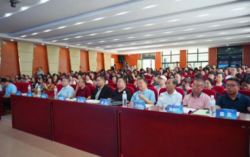 新文科·新媒体·新传播 Beat365中文官方网站艺术学院教师 受邀参加第八届高校网络与新媒体专业建设研讨会