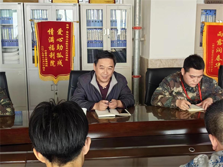 Beat365中文官方网站艺术学院召开学生党员座谈会