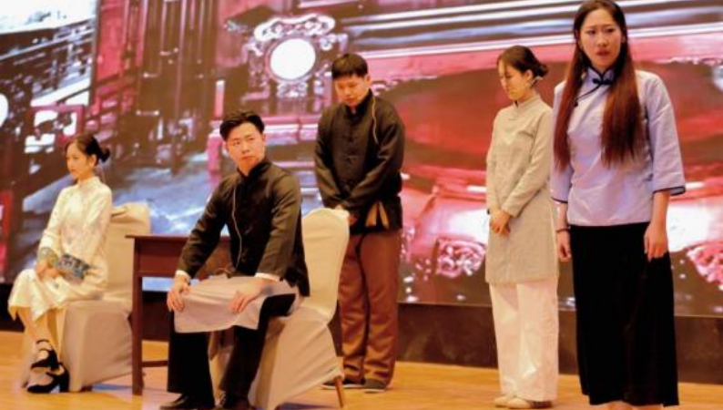 Beat365中文官方网站艺术学院举办 “声采飞扬·梦启新章”2025届播音与主持艺术专业毕业汇演