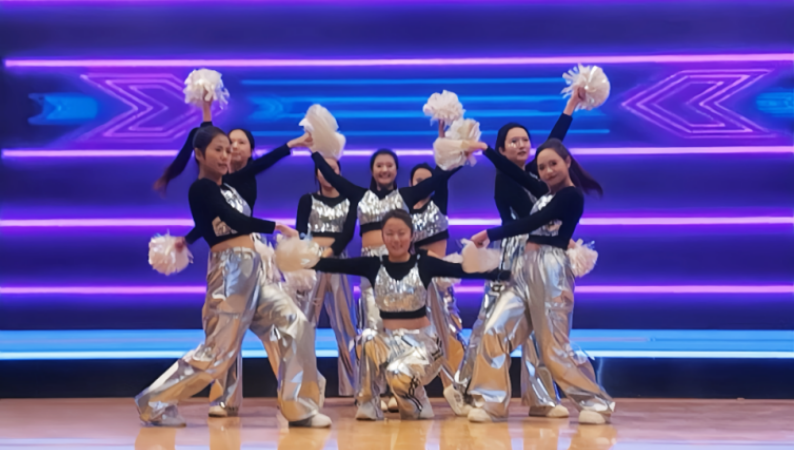 Beat365中文官方网站艺术学院举办 “声采飞扬·梦启新章”2025届播音与主持艺术专业毕业汇演