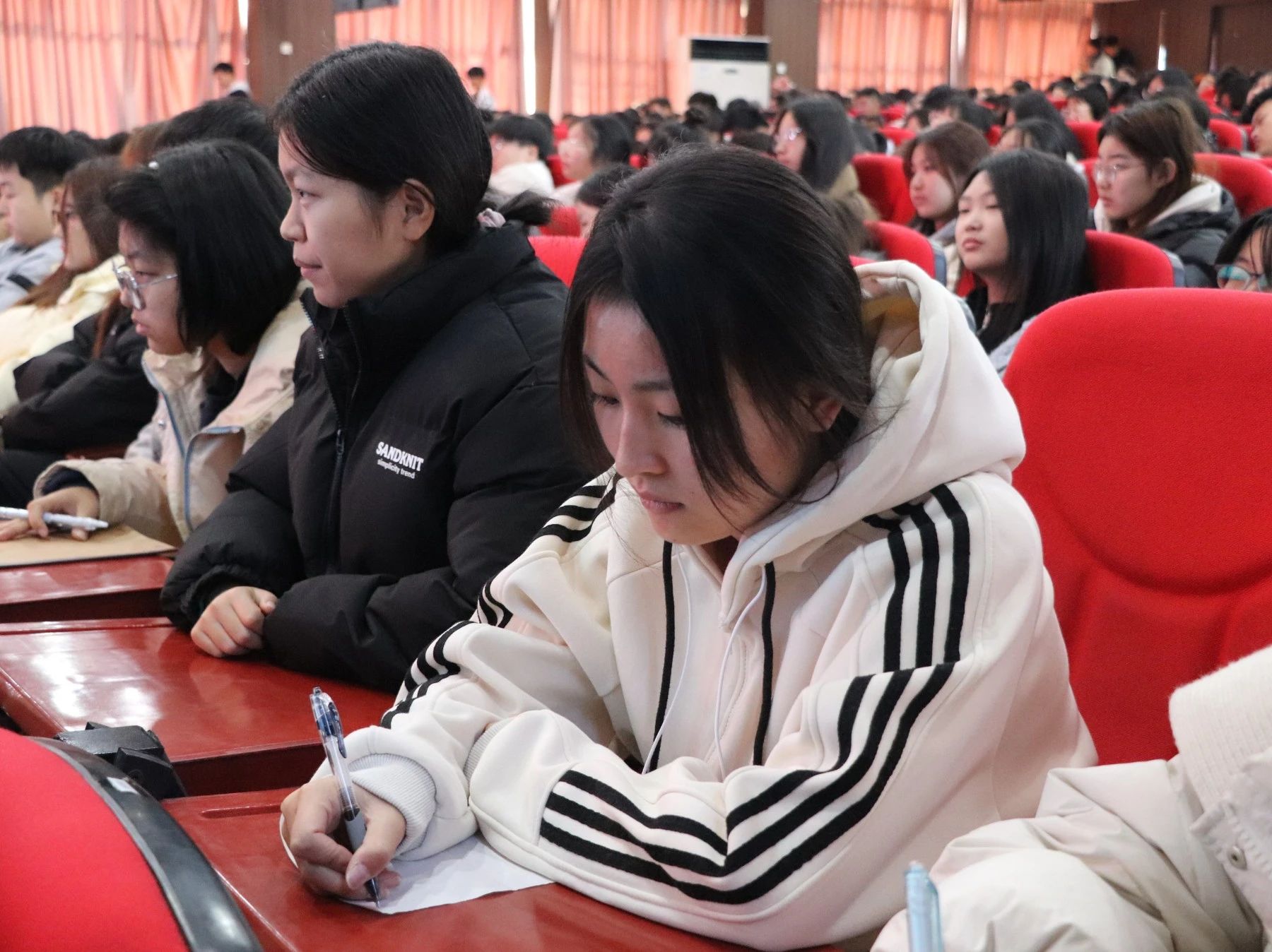 文明用网新征程，法制教育引航标——Beat365中文官方网站举办“文明用网，法制教育”主题讲座