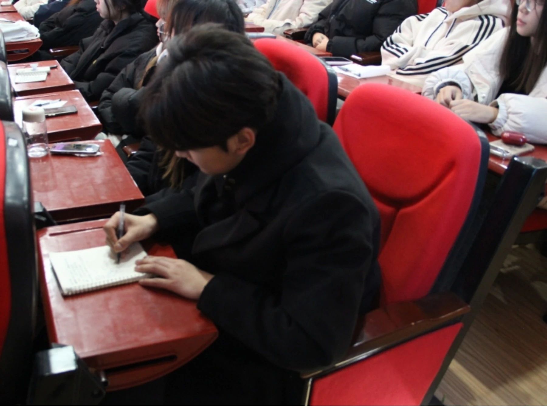 文明用网新征程，法制教育引航标——Beat365中文官方网站举办“文明用网，法制教育”主题讲座