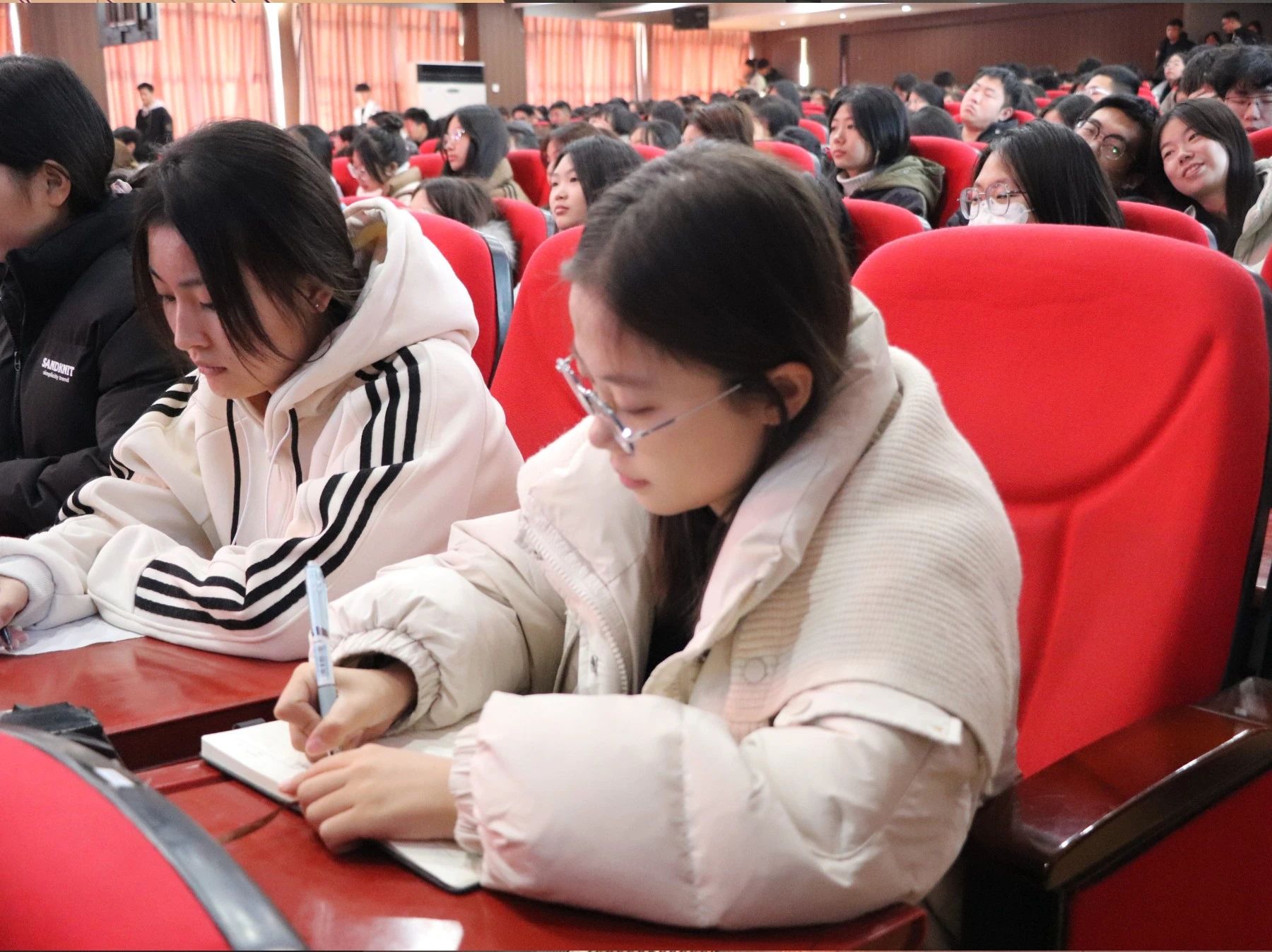 文明用网新征程，法制教育引航标——Beat365中文官方网站举办“文明用网，法制教育”主题讲座