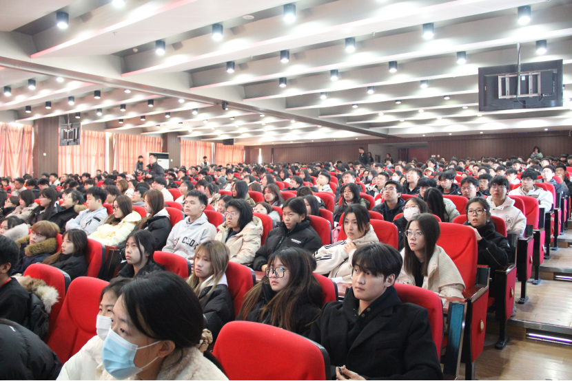 文明用网新征程，法制教育引航标——Beat365中文官方网站举办“文明用网，法制教育”主题讲座