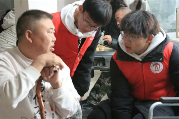 践行志愿精神 彰显青春担当——我院开展南祥园养老院慰问老人活动