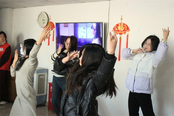 践行志愿精神 彰显青春担当——我院开展南祥园养老院慰问老人活动