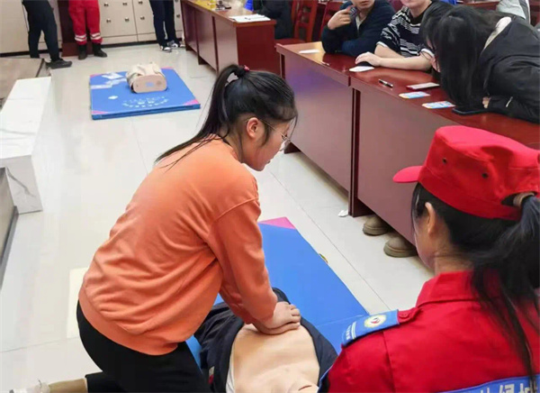 团聚青春，情暖家乡经济学子寒假“返家乡”社会实践风采（三）