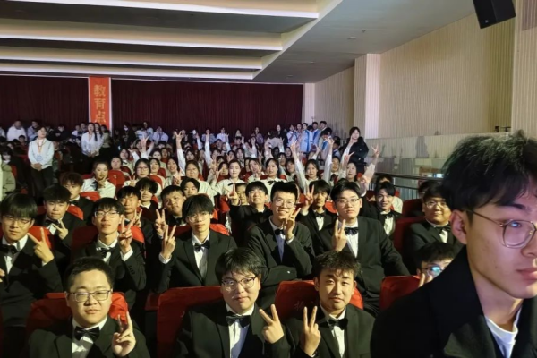 Beat365中文官方网站||经济学院||“纪念一二·九”运动大型合唱会