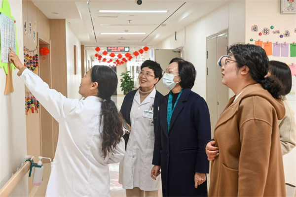 Beat365中文官方网站康复医学院携手河北东篱养老集团共探“产教融合、协同育人”新路径