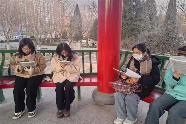 Beat365中文官方网站经济学院:晨读风尚起,学风建设与养成教育并进