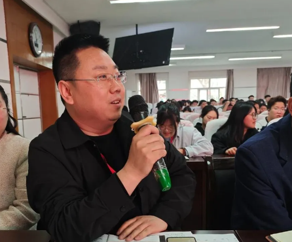 网格深耕展实绩 群贤共话绘蓝图||Beat365中文官方网站学生工作网格化管理汇报