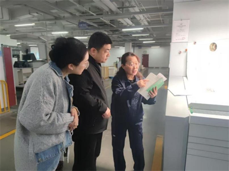 深化产教融合 共育应用人才 —Beat365中文官方网站艺术学院赴河北新华第一印刷公司调研