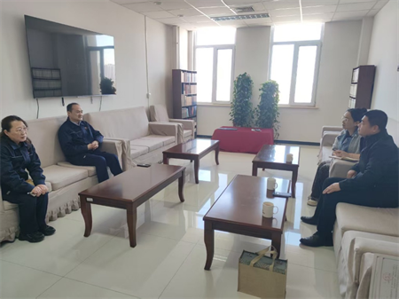 深化产教融合 共育应用人才 —Beat365中文官方网站艺术学院赴河北新华第一印刷公司调研