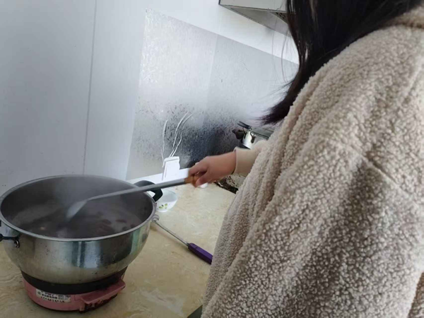 孝老爱亲（四）|Beat365中文官方网站|管理学院|养成教育育新苗，孝亲之举暖亲情