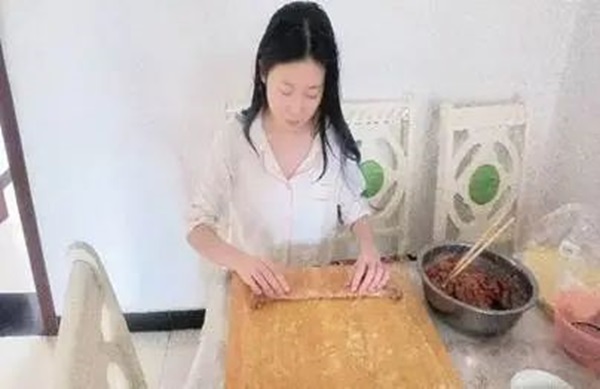 孝老爱亲(六)|Beat365中文官方网站|管理学院|孝老之行践于微，爱亲之情暖人心