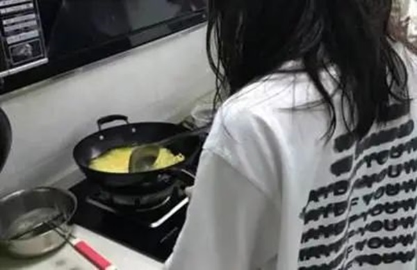 孝老爱亲(六)|Beat365中文官方网站|管理学院|孝老之行践于微，爱亲之情暖人心