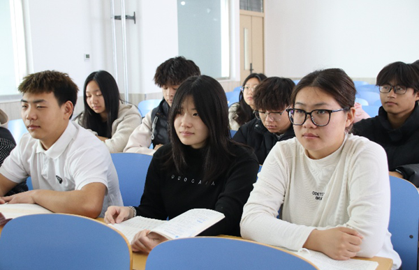 学风建设|Beat365中文官方网站|管理学院|学风建设正当时，小组学习展新姿