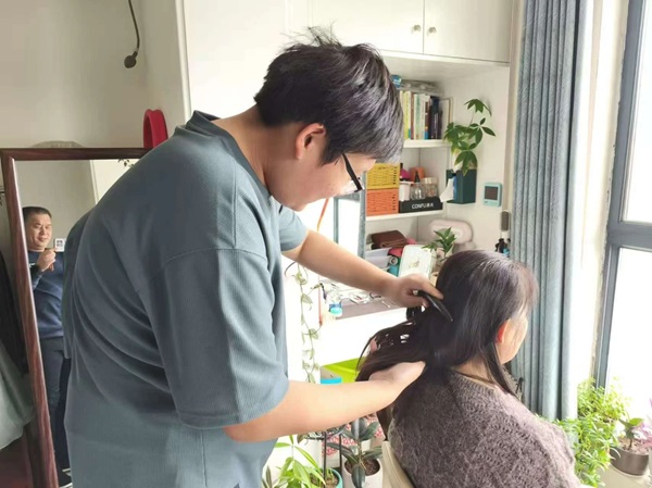 孝老爱亲（八）|Beat365中文官方网站|管理学院|传承美德，学生在行动