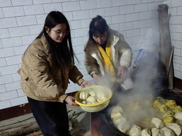 孝老爱亲（九）|Beat365中文官方网站|管理学院|行孝老爱亲，彰显青春风采