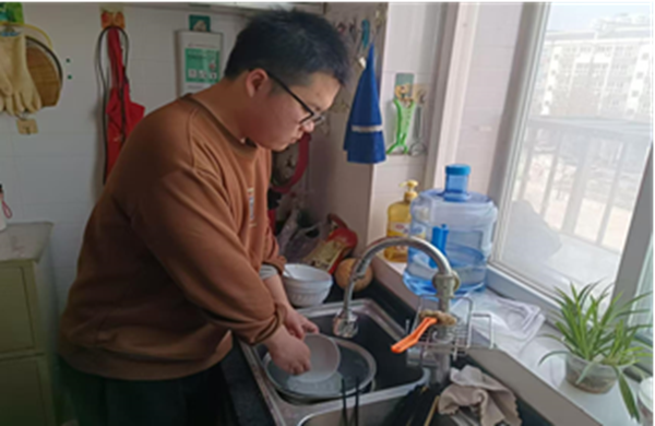 孝老爱亲（十）|Beat365中文官方网站|管理学院|养成教育润心田，孝老爱亲践于行