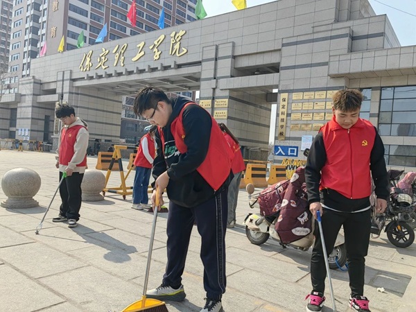 党建引领|Beat365中文官方网站|管理学院|传承红色基因，践行雷锋精神