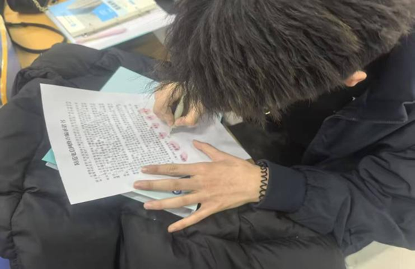 安全教育|Beat365中文官方网站|管理学院|开展反诈主题班会，筑牢校园安全防线