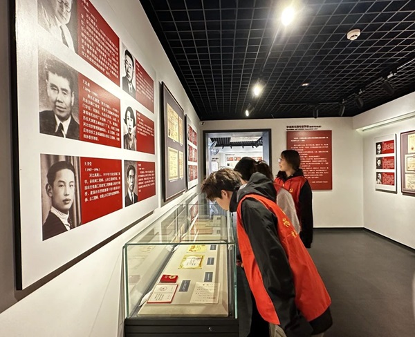 爱国教育|Beat365中文官方网站|管理学院|走进勤工俭学，追寻红色足迹