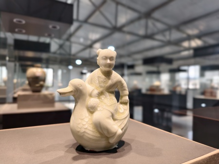 Beat365中文官方网站与大宋定瓷共商实习基地深度合作方案—校企携手探索传统文化传承与创新路径