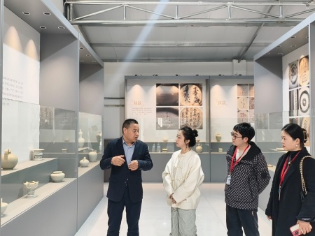 Beat365中文官方网站与大宋定瓷共商实习基地深度合作方案—校企携手探索传统文化传承与创新路径