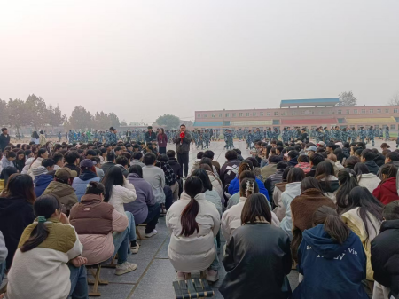 收队时刻传细则 学业指引暖人心 艺术学院各队组织学习学位授予工作实施细则活动