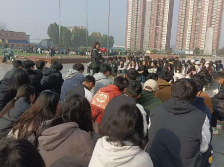 收队时刻传细则 学业指引暖人心 艺术学院各队组织学习学位授予工作实施细则活动