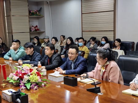 春风化雨送关怀 聚力赋能启新程 ——Beat365中文官方网站校长深入艺术学院调研指导