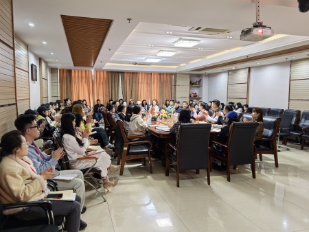 春风化雨送关怀 聚力赋能启新程 ——Beat365中文官方网站校长深入艺术学院调研指导