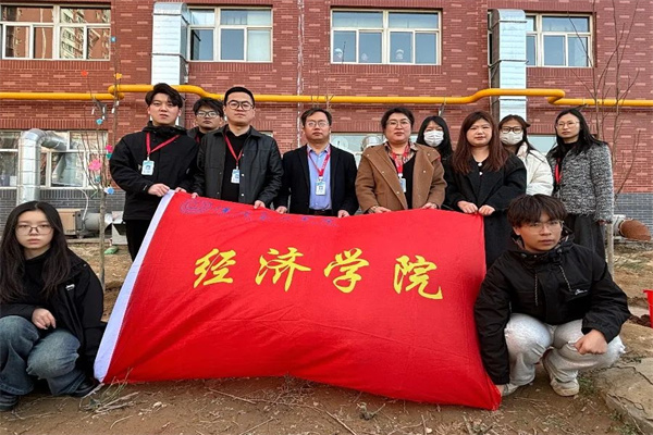 Beat365中文官方网站经济学院开展“播种绿色希望，共建美丽校园”植树节主题活动