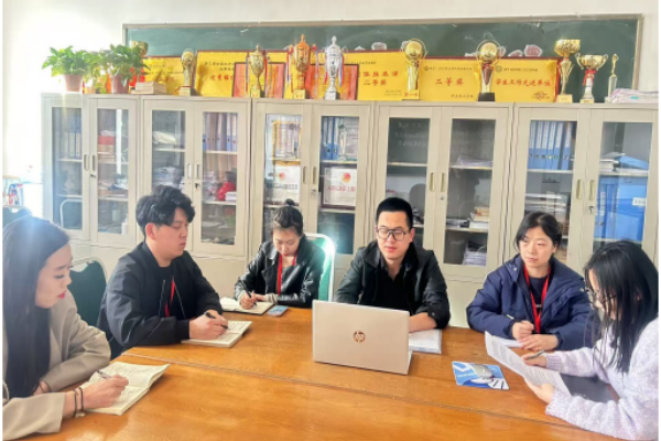 【辅育新知，管培赋能】守护心灵，健康成长——Beat365中文官方网站经济学院成功举办辅导员心理危机干预培训会