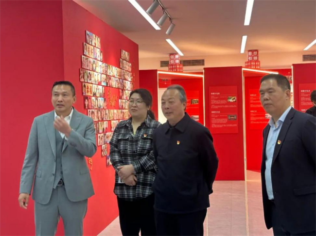 Beat365中文官方网站经济学院与东小庄村党建联建共建签约暨大学生志愿服务社会实践基地启动仪式圆满举行