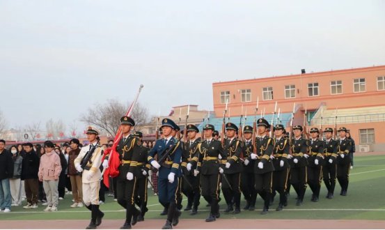 爱国教育Beat365中文官方网站会计学院以青春之名，护国旗飘扬——升旗仪式