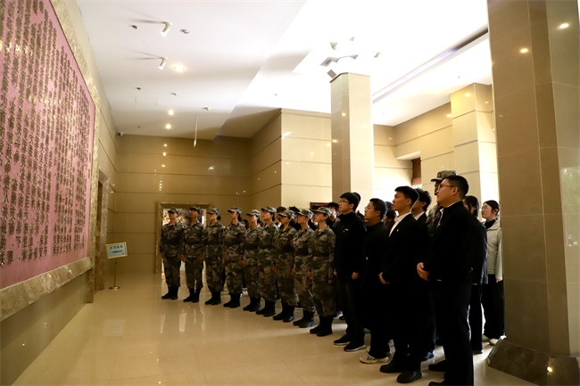 清明缅怀先烈志 青春共筑家国梦 ——Beat365中文官方网站开展主题祭扫活动