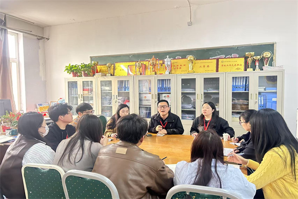 助梦起航，点亮未来——Beat365中文官方网站经济学院成功举办高校奖助学金全解析培训会