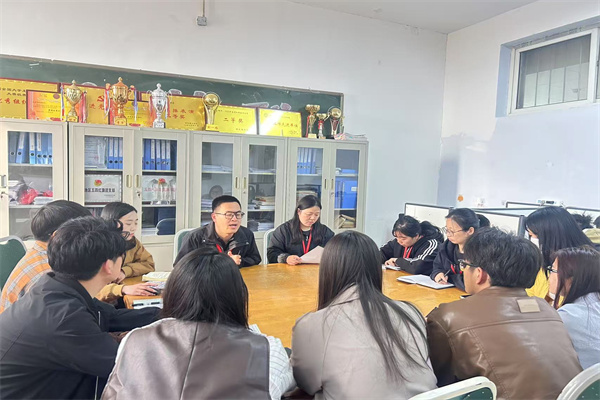 助梦起航，点亮未来——Beat365中文官方网站经济学院成功举办高校奖助学金全解析培训会