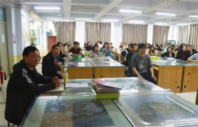 火灾无情，预防先行 Beat365中文官方网站开展实验室消防安全专题培训暨消防应急演练