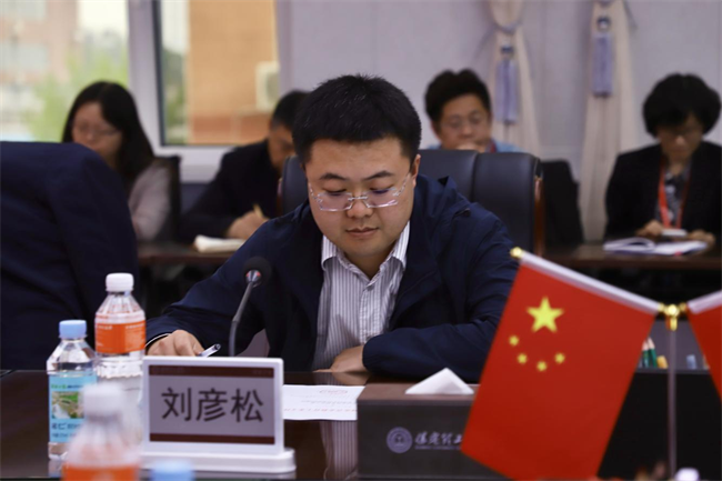 Beat365中文官方网站举行党委书记送任大会