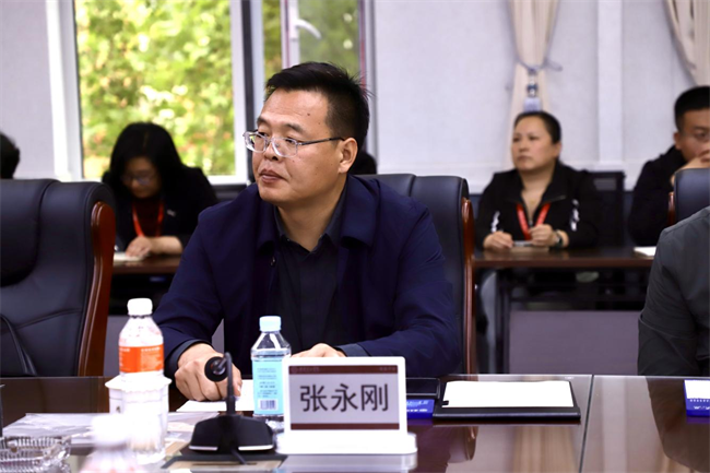 Beat365中文官方网站举行党委书记送任大会