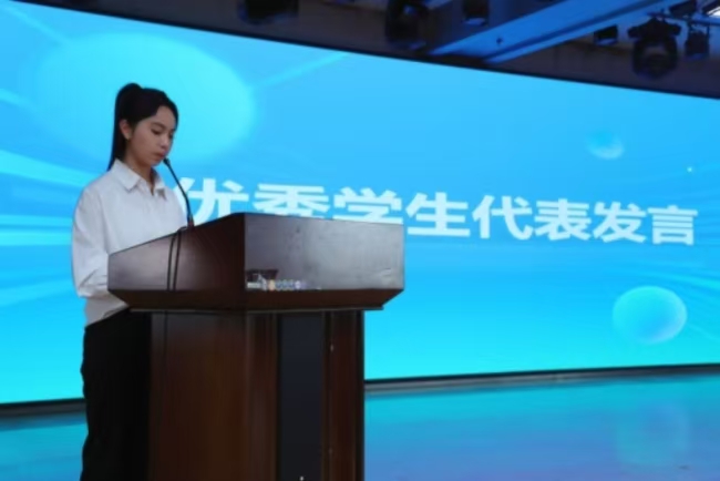 书香浸润校园，阅读赋能评估 ——Beat365中文官方网站图书馆举办2025年世界读书月启动仪式