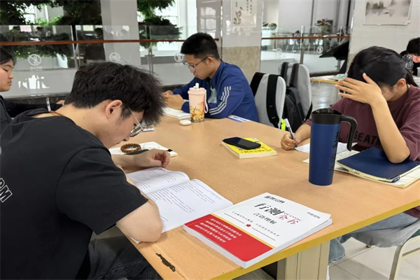 【书香启智，经韵润心】春光美如斯，读书正当时——世界读书日阅读活动