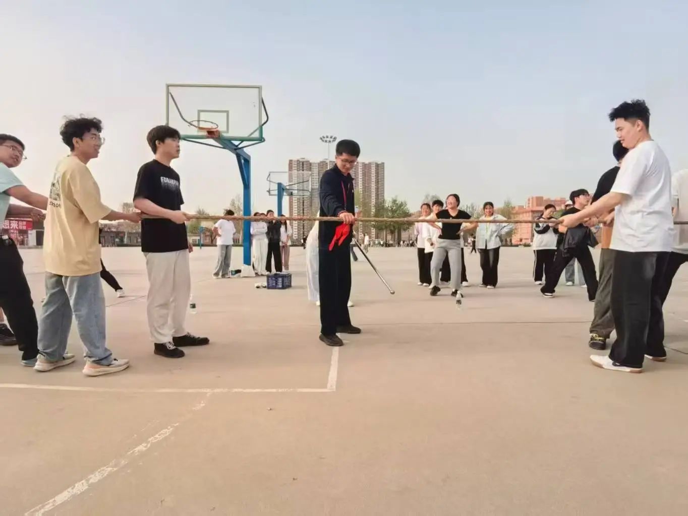 阳光体育展风采，活力校园向未来