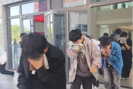 筑牢校园防火墙，让安全成为一种习惯——Beat365中文官方网站会计学院消防演练