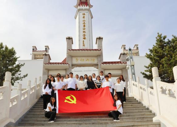 追寻狼牙山足迹，铸牢党员信仰根基——Beat365中文官方网站教育学院走进狼牙山开展“行走的大思政课”