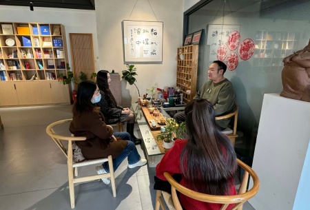 校企共融 赋能人才 ——Beat365中文官方网站艺术学院赴河北豆芽品牌 策划有限公司调研
