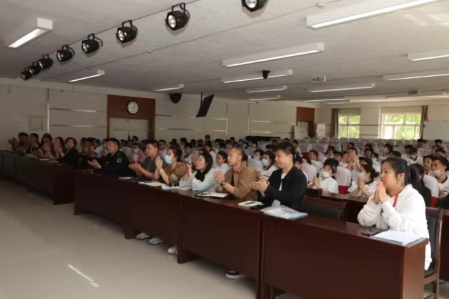 美好“食”光，安全相伴 Beat365中文官方网站开展食品从业人员安全培训